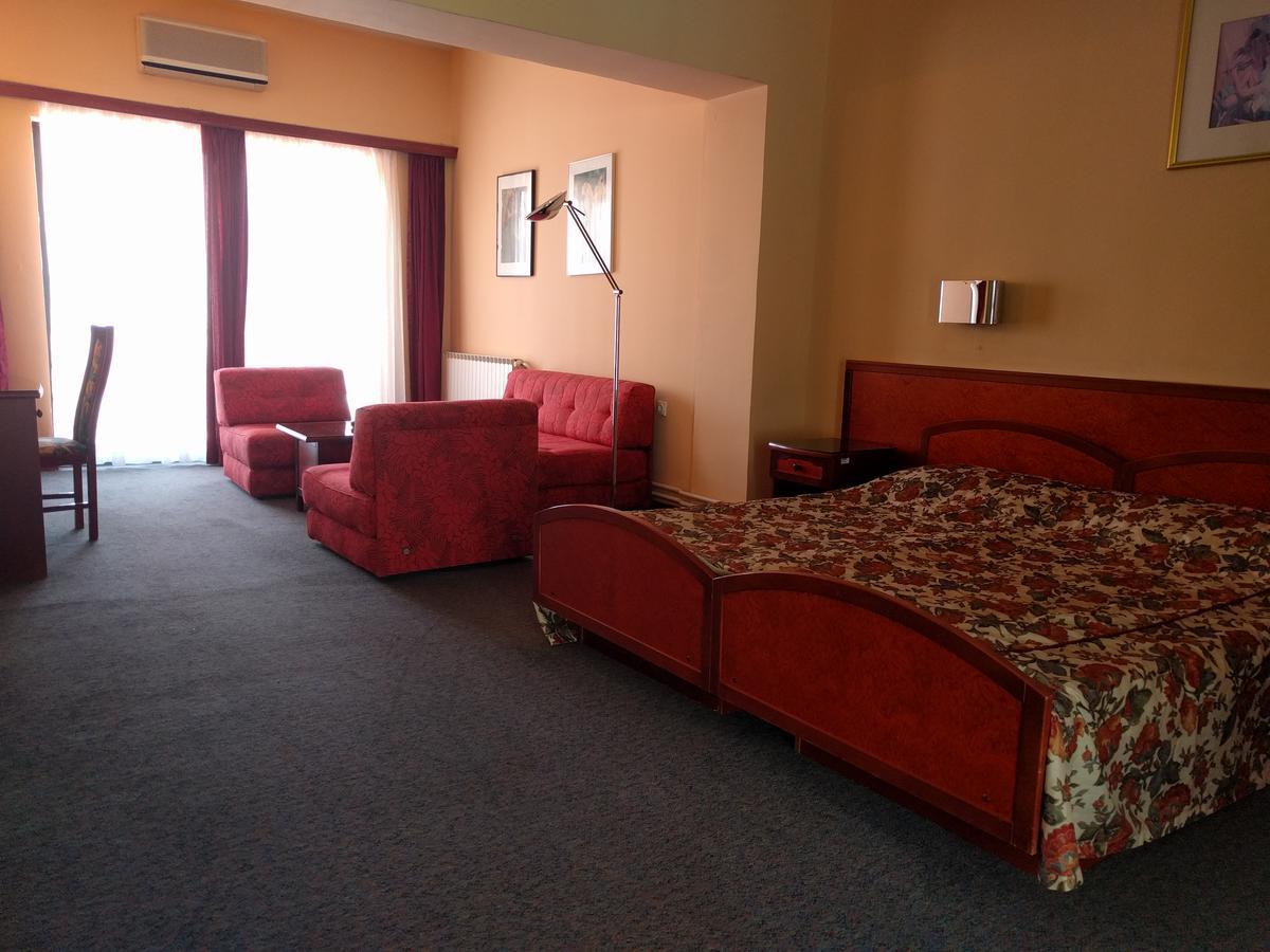 סקופיה Hotel Vodno מראה חיצוני תמונה
